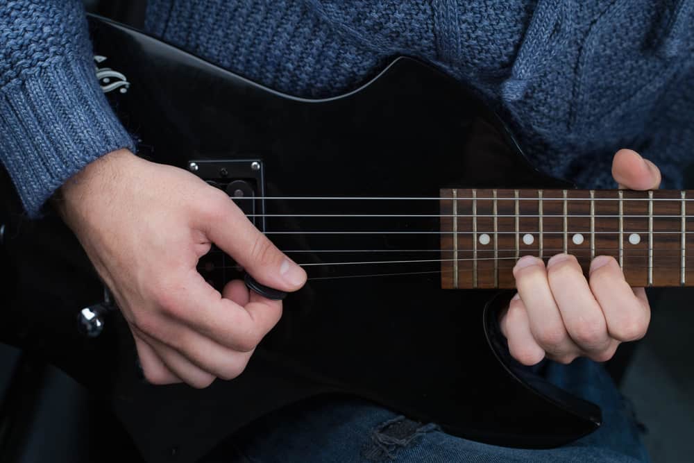 Kako naučiti svirati gitaru