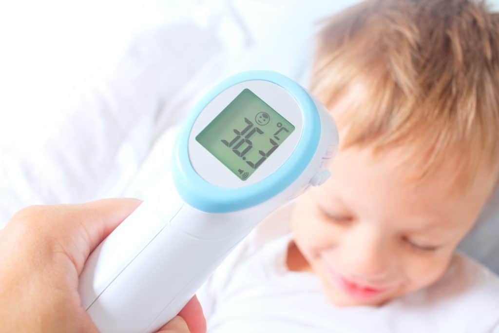 Kako skinuti temperaturu (kod djece i odraslih)