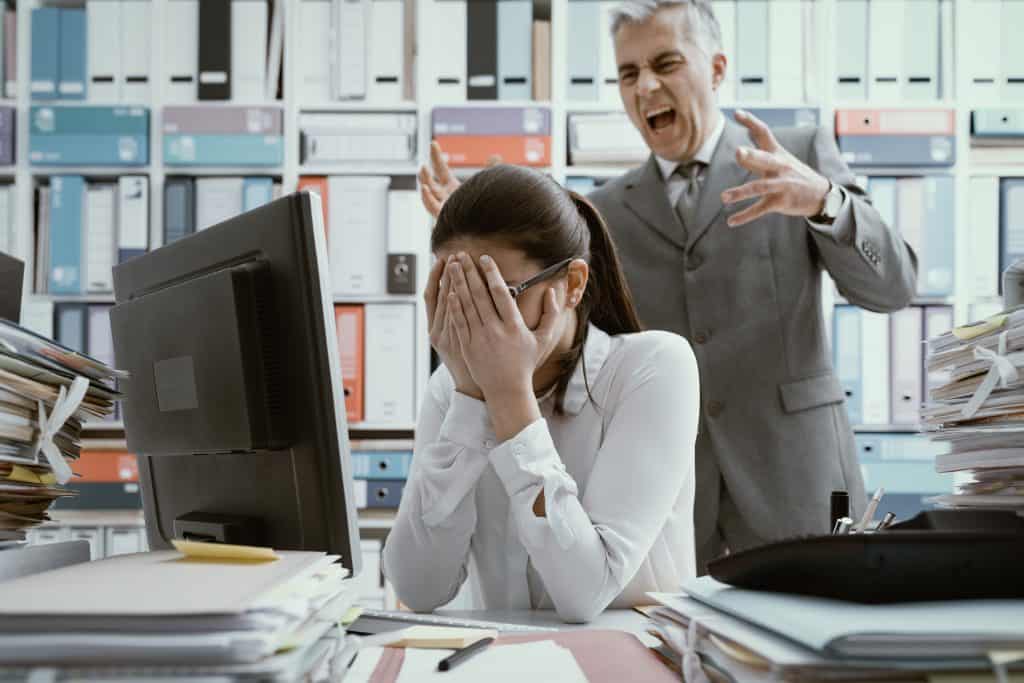 Mobing na poslu - kako izdržati pritisak i zlostavljanje poslodavaca