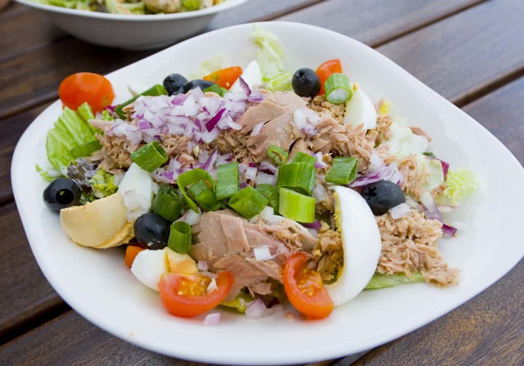 Zdrava salata od tune ili piletine