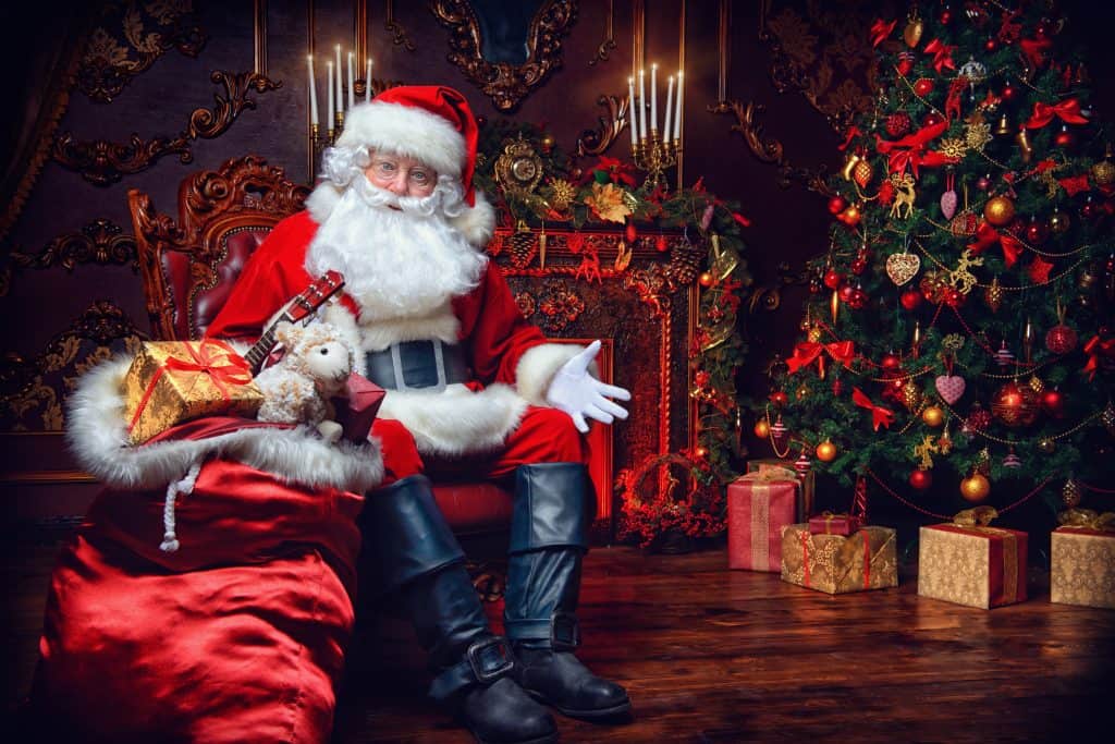 Djed Božićnjak ili Djed Mraz - tko je djedica i gdje živi