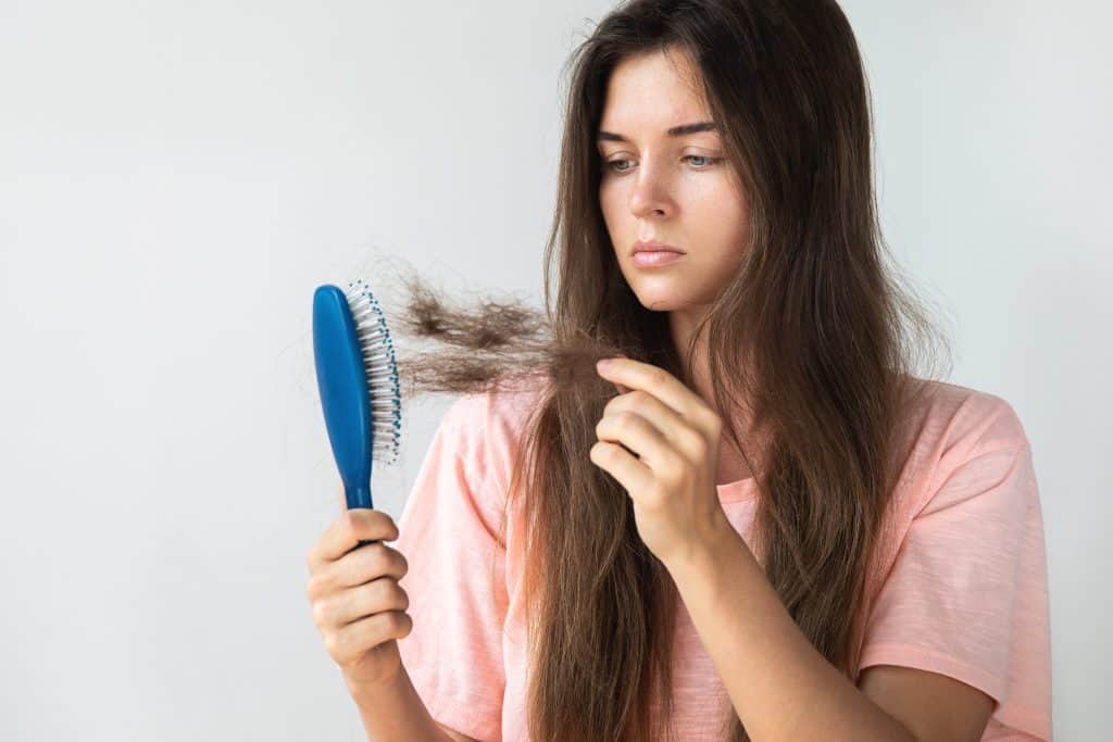 Kako spriječiti ispadanje kose - uzroci i liječenje