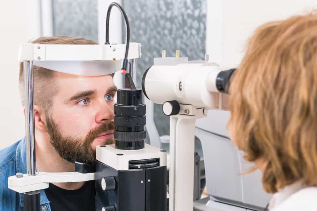 Što je astigmatizam oka i kako izgleda test