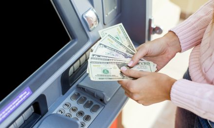 Kako uplatiti novce na bankomatu