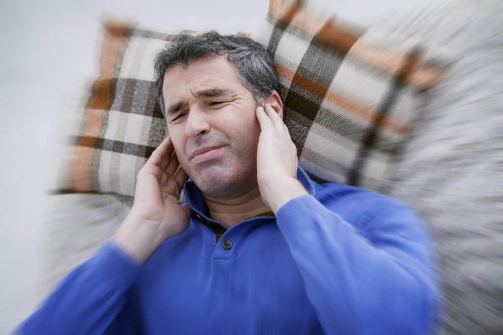 Zujanje u ušima navečer - uzrok i liječenje