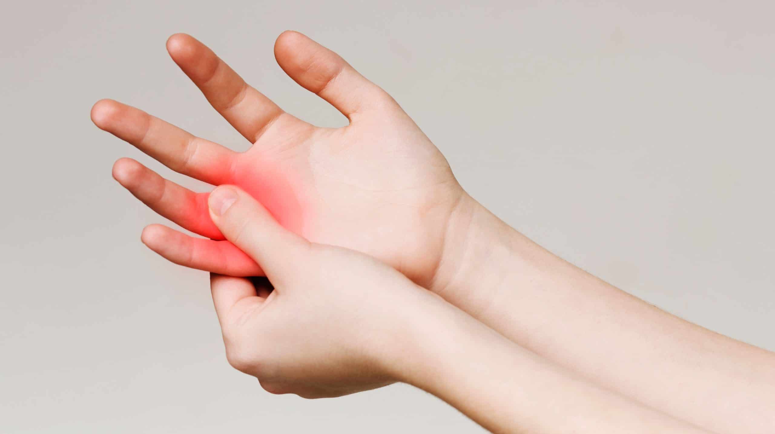 bolovima zglobova prstiju ruke