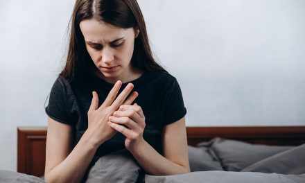 Kočenje prstiju na rukama i nogama – uzrok i liječenje