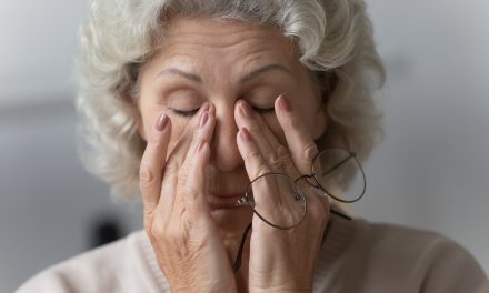Zamagljeni vid i glavobolja – uzrok, simptomi, liječenje
