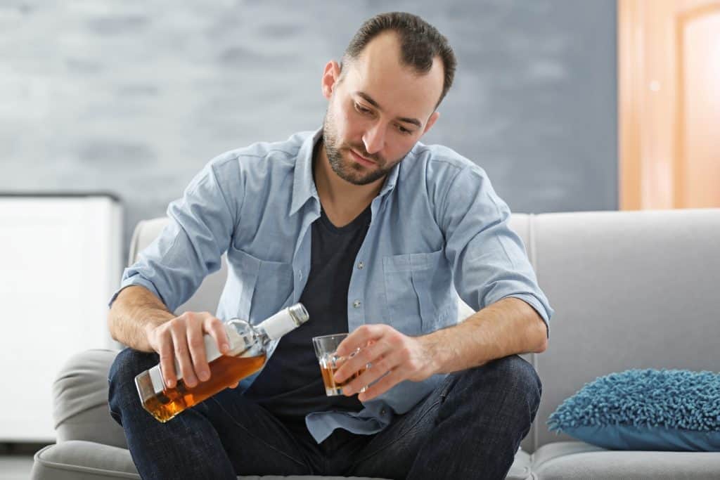 Alkoholizam - uzrok, simptomi i liječenje