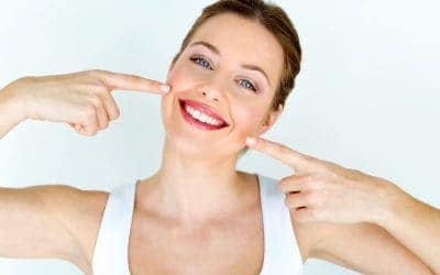 2 sastojka za duplo bjelije zube: Izbijelite ih kod kuće za 1 minutu, bez odlaska zubaru!