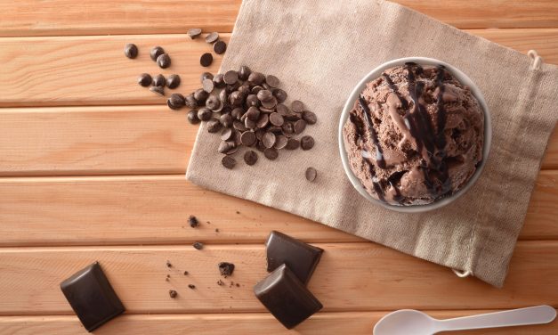 Domaći čokoladni sladoled od samo 3 sastojka: Treba vam tek 10 minuta da ga napravite – Kremast i osvježavajuć