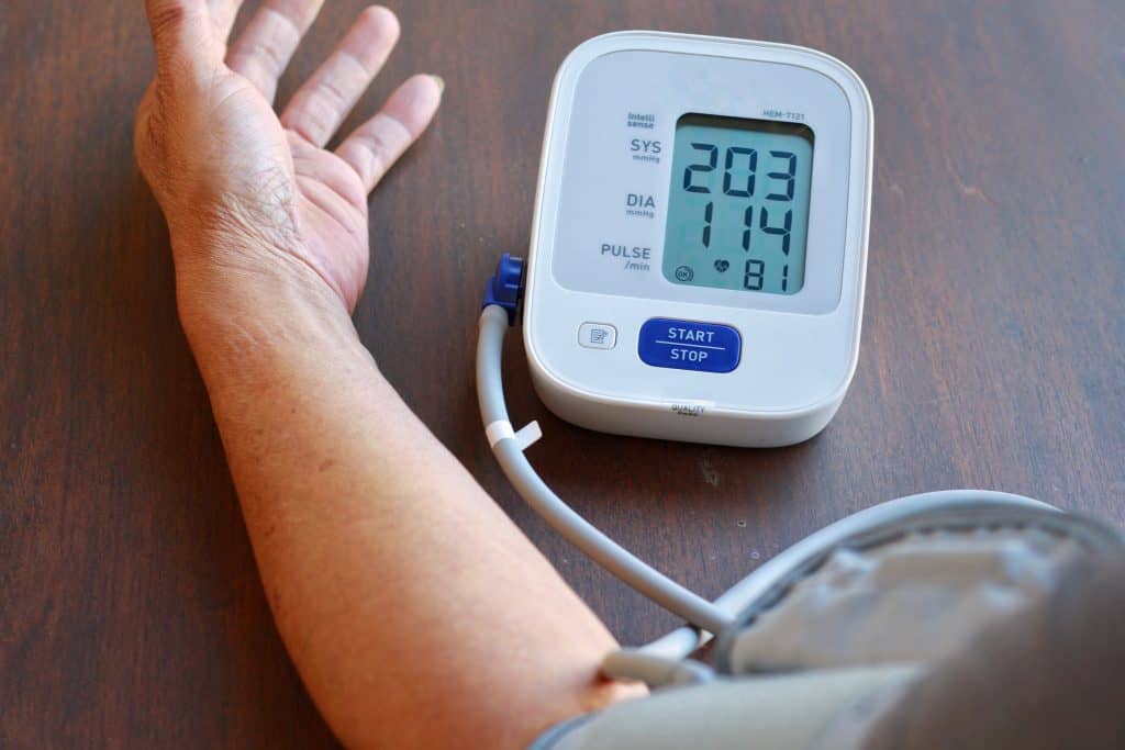 Povišeni krvni tlak - uzrok, simptomi, liječenje