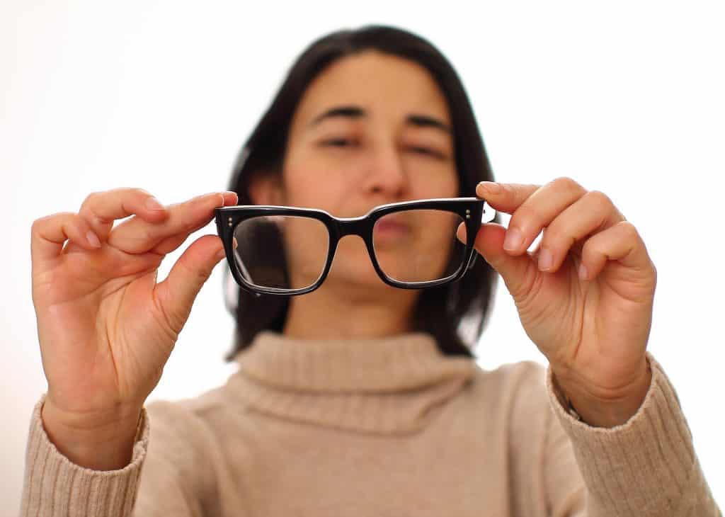 Zamagljen vid na jednom oku - uzrok, simptomi, liječenje