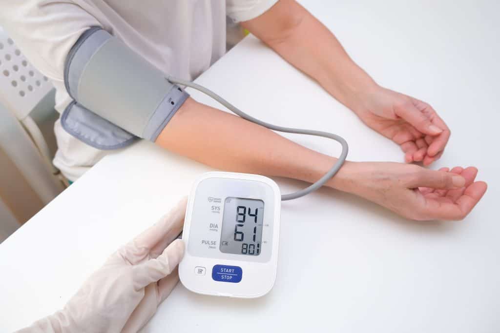 Hipotenzija - nizak krvni tlak - uzrok, simptomi, liječenje