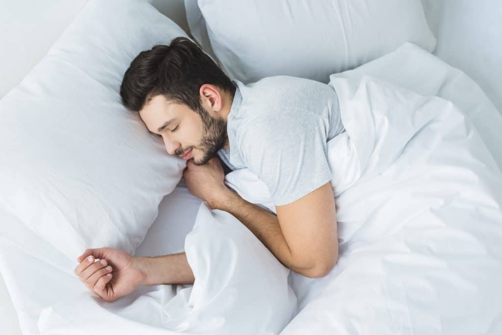 Spavanje u ovom položaju je najzdravije za mozak: Zaboravite na hrkanje, a bol u leđima i ramenima se smanjuje