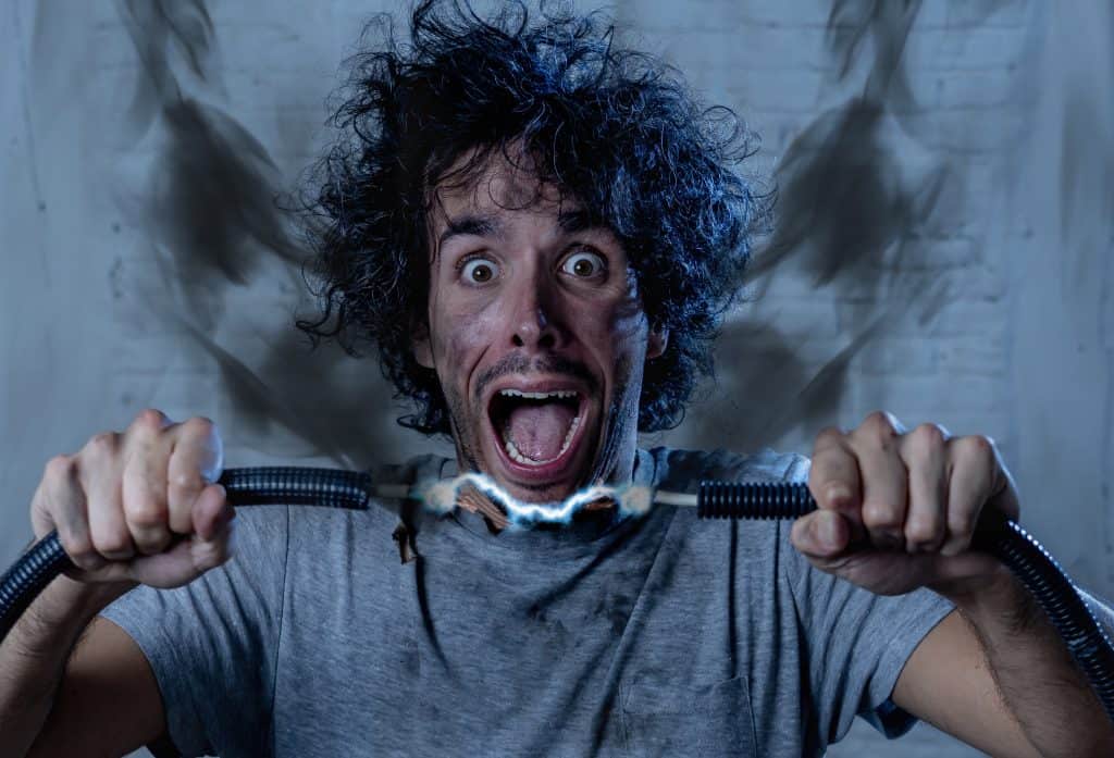 Kako postupiti kod strujnog udara