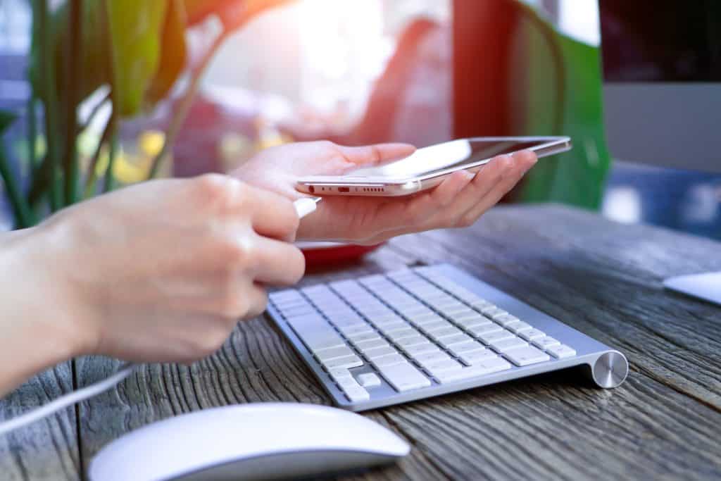 Ugasite ove opcije i vaša baterija na mobitelu će se prazniti duplo sporije. Na ovaj način produžit ćete vijek trajanja baterije.