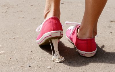 Kako ukloniti žvakaću gumu s cipele