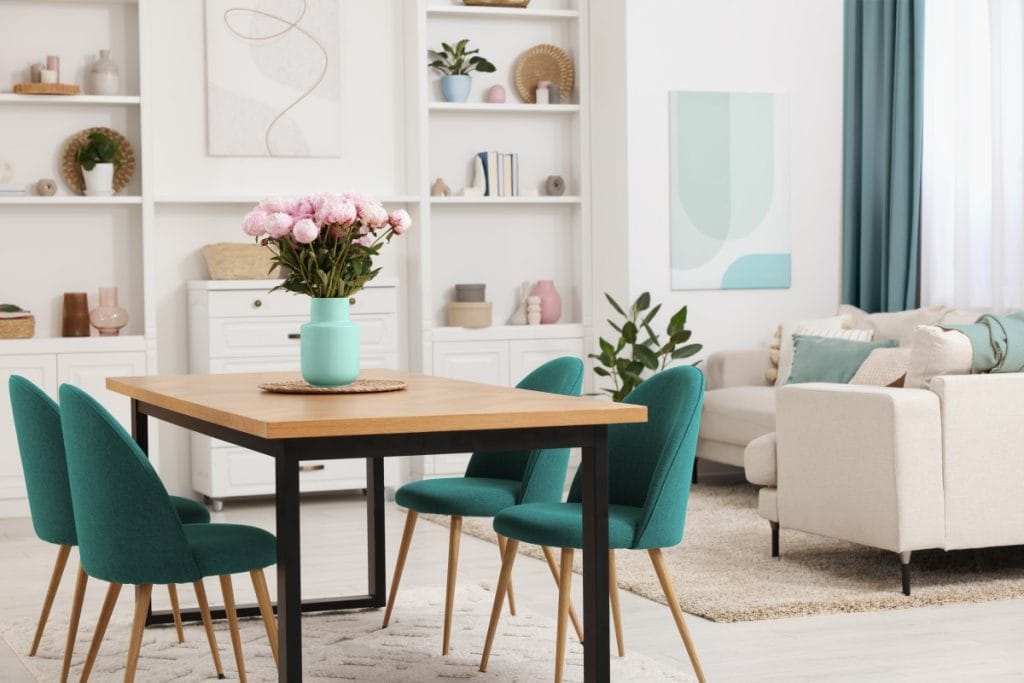 Vodič za potpuni make-over: Kako odabrati moderan namještaj i savršene zavjese